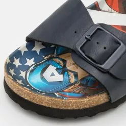 Friboo Unisexo MARVEL CAPTAIN AMERICA STRAPPY SANDALS UNISEX - Sandalias - Dark Blue -Tienda Friboo barata 55bcd8890f234005b2517a0323997d72